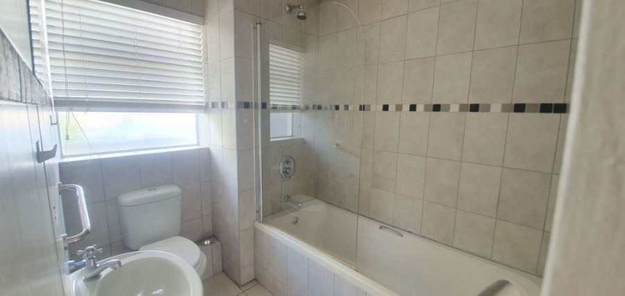 To Let 2 Bedroom Property for Rent in Sea Point Western Cape